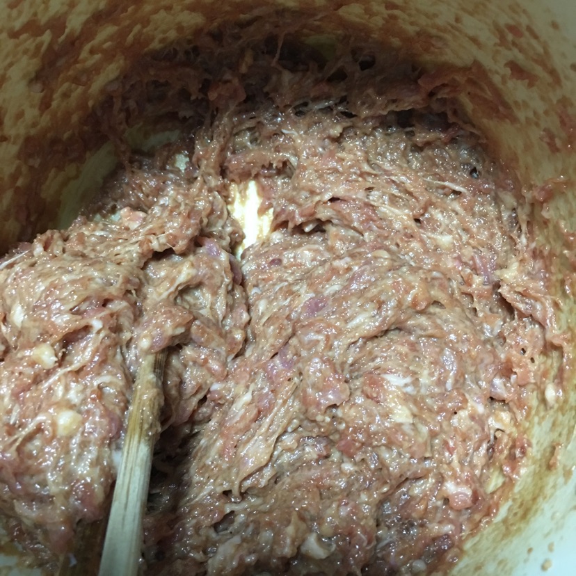 白菜肉馅儿饺子的做法图解3