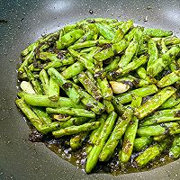 #黄河路美食#干煸橄榄菜四季豆的做法图解7