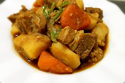 土豆炖牛腩