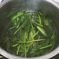 低脂奶香菠菜意面的做法图解3