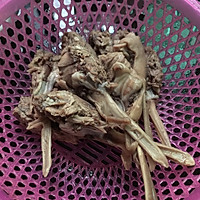 椒盐鸭下巴的做法图解1