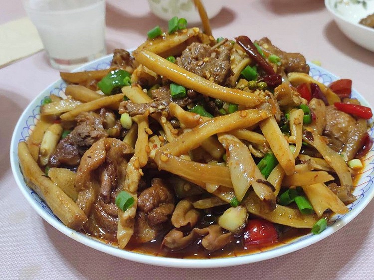 仔姜烧鸭的做法