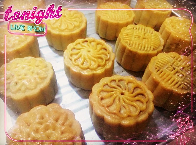 Dousha moon cake