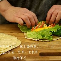 #我心中的冬日限定#新品春色家常菜，加拿大北极虾春饼卷的做法图解7