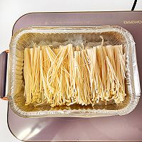 不用烤箱不用锅具也可以做出蒜蓉粉丝金针菇的做法图解3