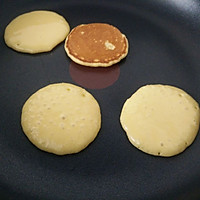Pancake--不一样的水果松饼塔的做法图解12