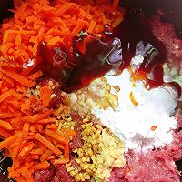 #唯有美食最粽要#胡萝卜牛肉蒸饺（小笼包）的做法图解11