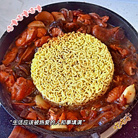 #感恩节为TA做顿饭#小鸡炖蘑菇味儿的红烧牛肉面的做法图解9