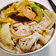 家常汤汤水水-鲜美无比－仙贝白菜金针菇过桥米线－芋头汤底