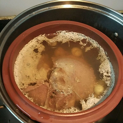 莲子百合炖猪心瘦肉汤