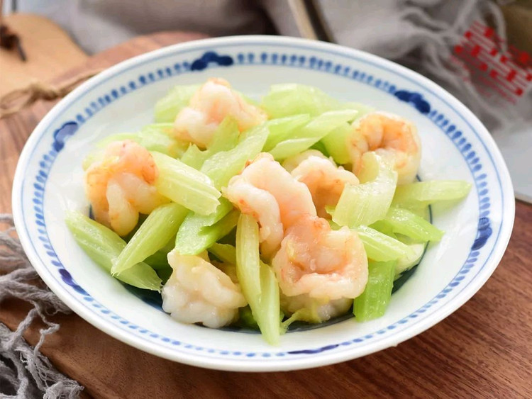 虾仁芹菜——清淡而不失鲜美的做法