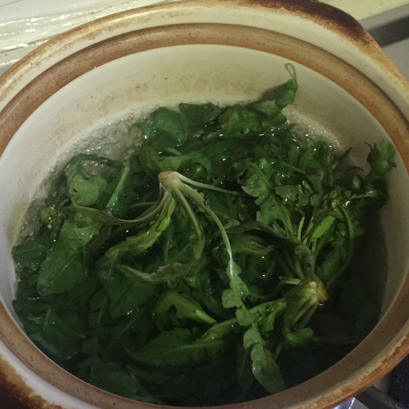 浙江嘉兴的年味---荠菜鲜肉春卷#维达与你传承年味#的做法图解2