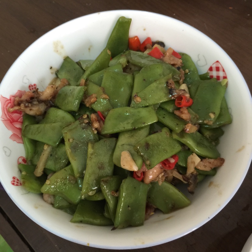 扁豆辣炒瘦肉的做法图解1