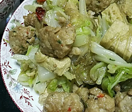 白菜豆腐粉条炖肉丸的做法