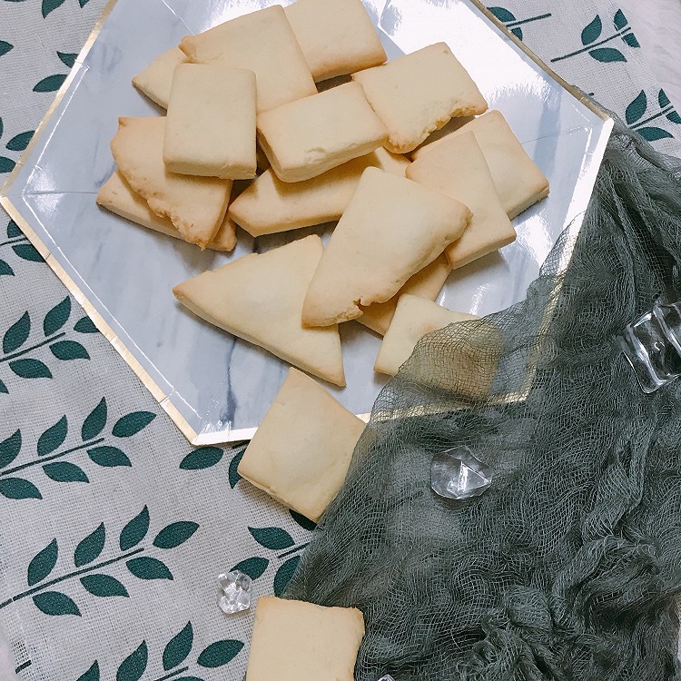 一块吃一集电视剧的饼干的做法
