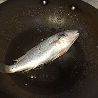 雪菜小黄鱼的做法图解1