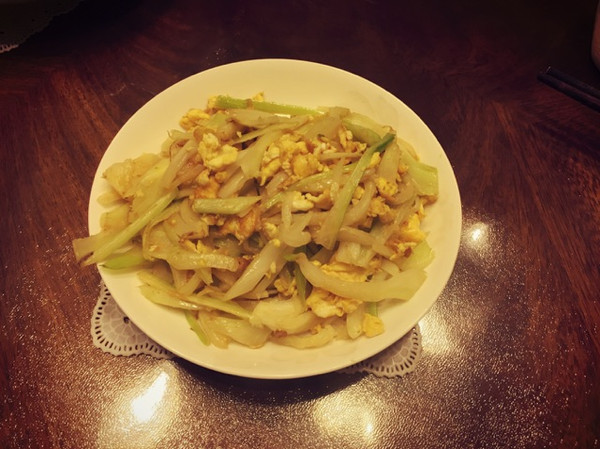 茴香头炒鸡蛋