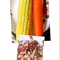 胡萝卜玉米粒炒肉沫的做法图解1