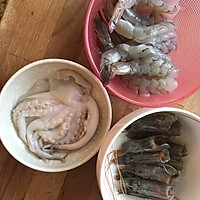 海鲜粥的做法图解1
