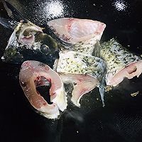 黑豆腐炖鱼的做法图解4