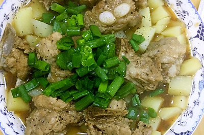 土豆蒸排骨
