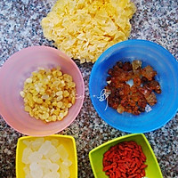 桃胶皂角米银耳羹的做法图解1