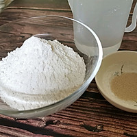网红奶昔面包-超柔软中种法的做法图解1