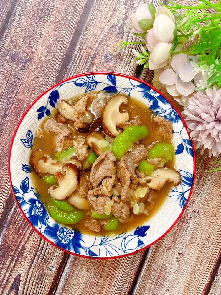 香菇丝瓜肉片汤的做法
