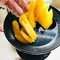 春日饮品菠萝汁的做法图解3