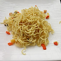 橄榄油拌面#小虾创意料理#的做法图解2