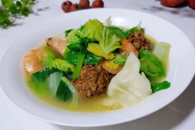 虾丸烩饺奶白菜