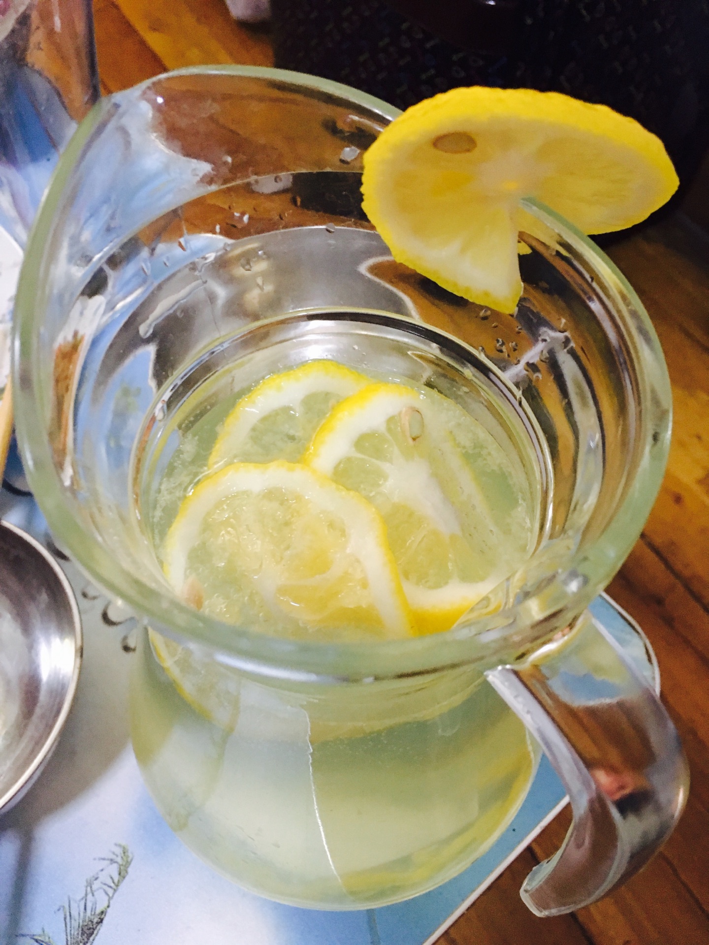 柠檬水(美容)的做法_【图解】柠檬水(美容)怎么做如何做好吃_柠檬水(美容)家常做法大全_重新起航_豆果美食