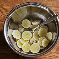 无油香蕉松饼的做法图解3