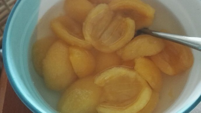 枇杷罐头