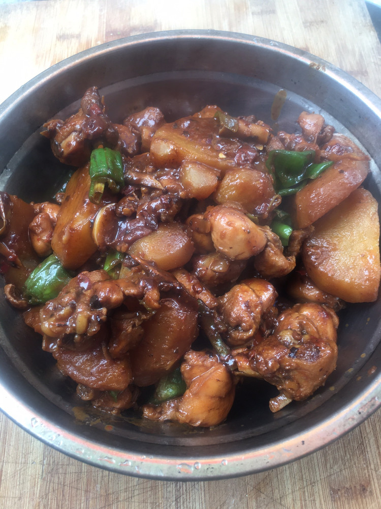 鸡腿烧土豆（孩子的最爱）的做法