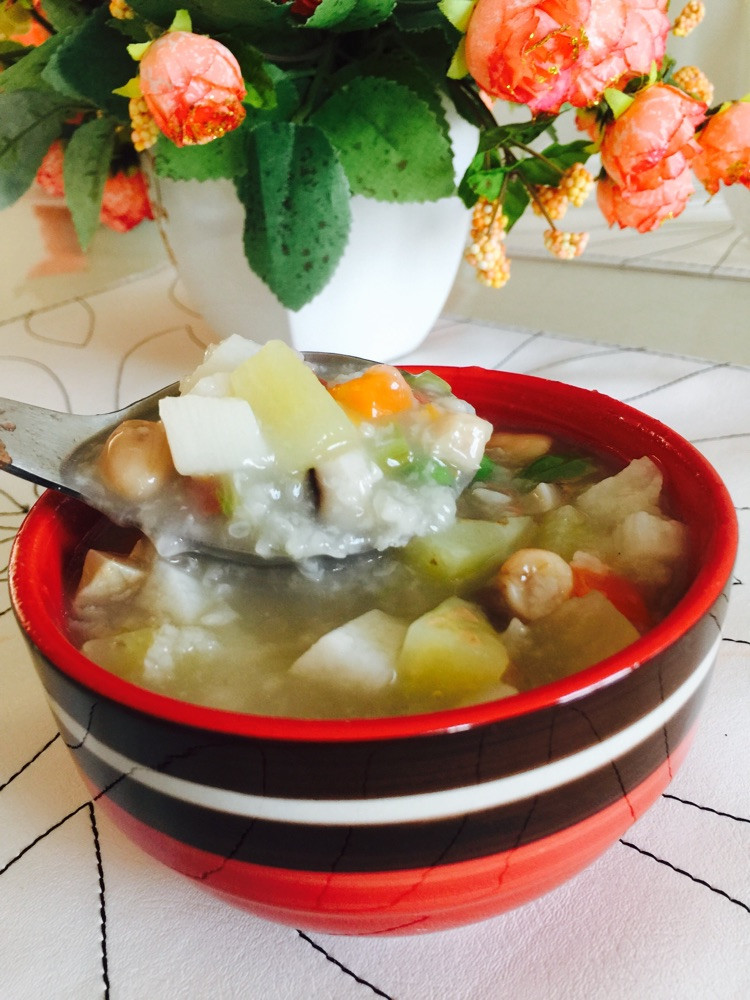 腊八粥（腊肉，蔬菜，咸）的做法