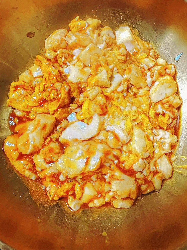内脂豆腐抱蛋的做法