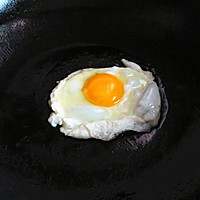 鸡蛋火腿三明治#安佳黑科技易涂抹软黄油#的做法图解3