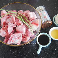 沙茶蒸排骨的做法图解1