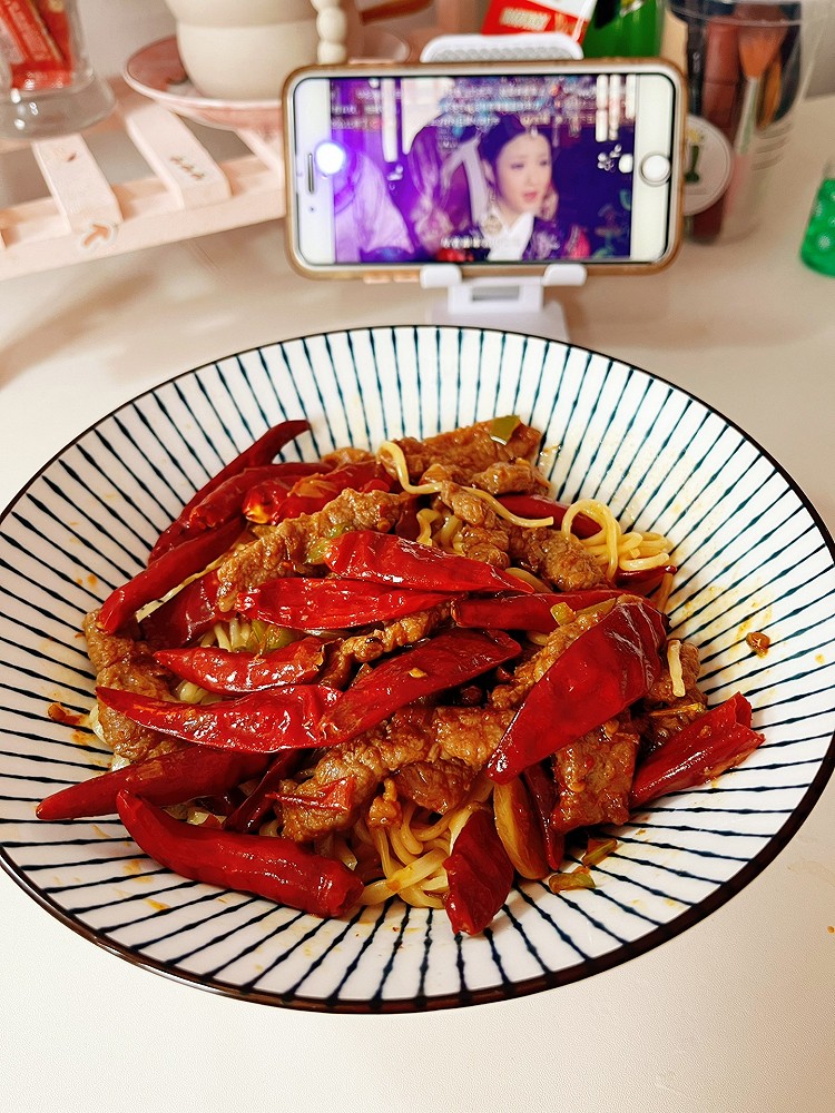 一块牛排就能做的冒烟辣牛肉面！的做法
