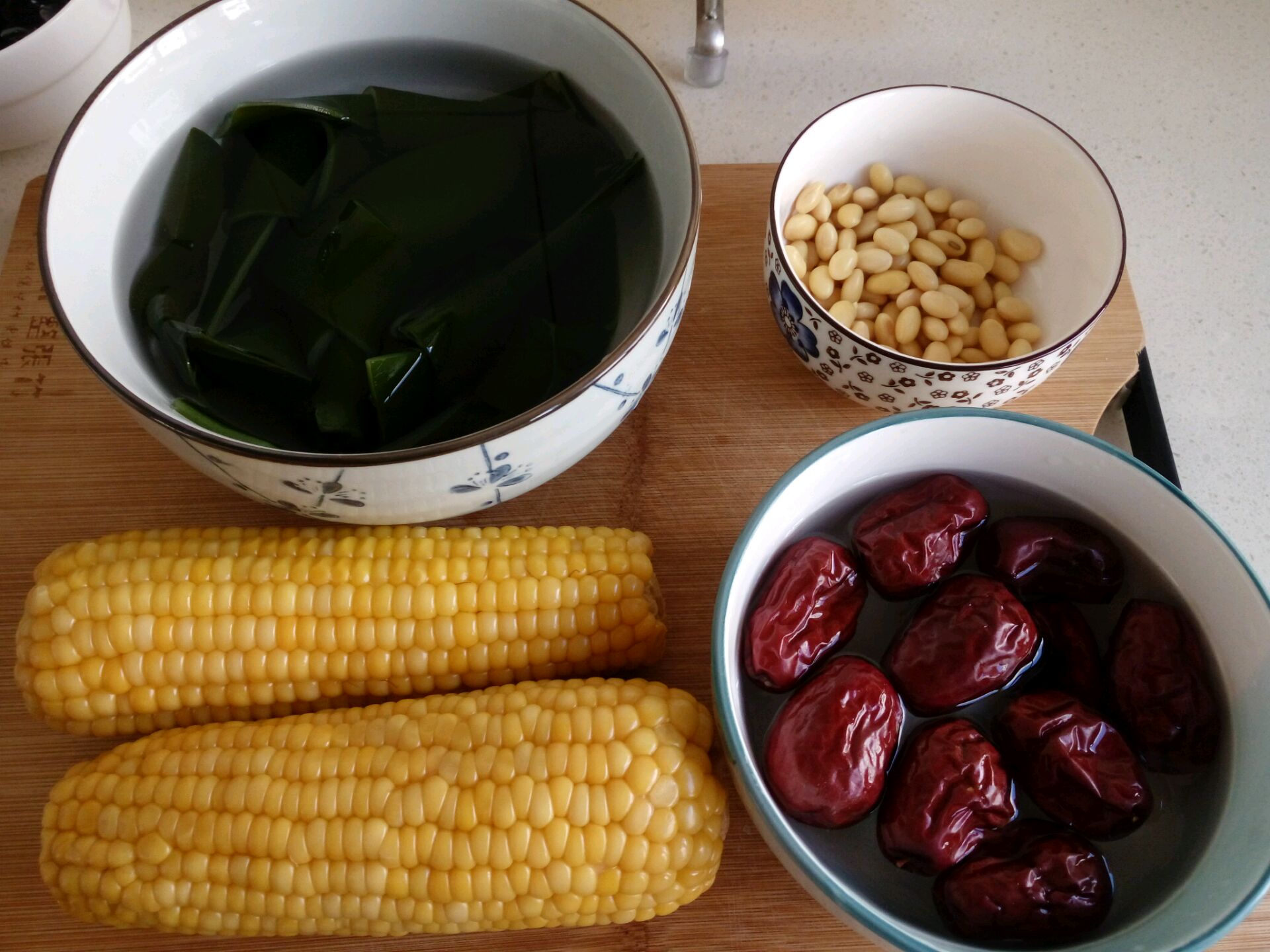 玉米排骨海带汤怎么做_玉米排骨海带汤的做法_豆果美食