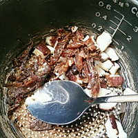 香菇豆豉鱼焖饭的做法图解3