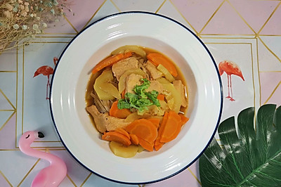 西葫芦胡萝卜鸡胸肉焖面（减脂菜单）