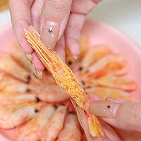 #龙年好运来 乐享豪吉味#冬日美食，酸菜炖加拿大北极虾生虾的做法图解1