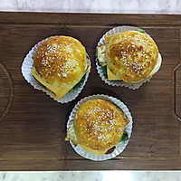 口感多重的芝士沙拉香肠蛋汉堡的做法图解17