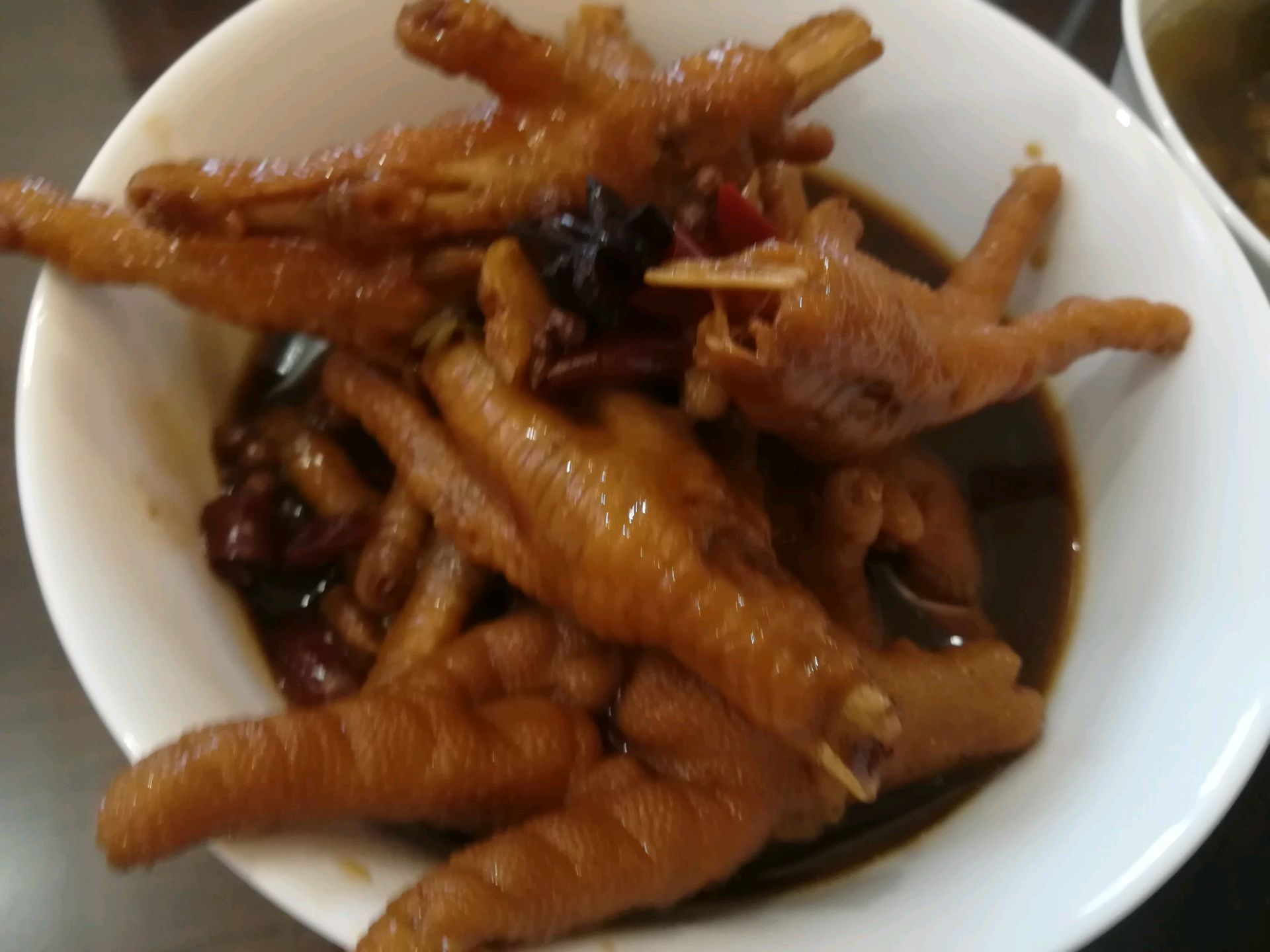 Ordinary Kwai pot, stewed chicken feet, lazy hands and quick hands