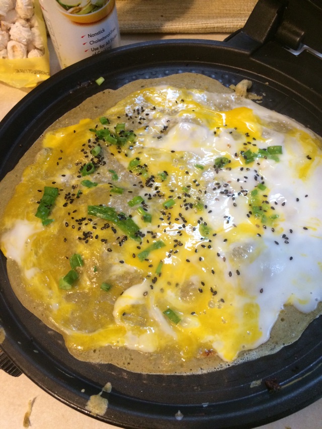 天津煎饼果子的做法图解1