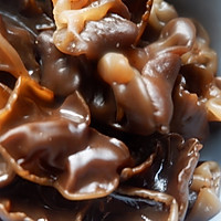 清爽可口的凉拌黑木耳的做法图解1