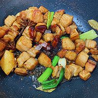 小卤肉榆钱手擀面的做法图解2