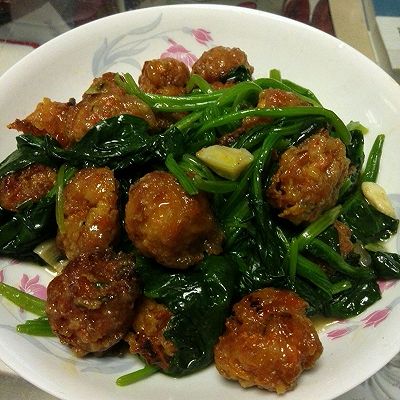 菠菜溜丸子